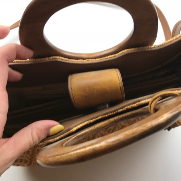 Fossil Straw Woven Crossbody Purse Wood Handle - Picture 3 of 8